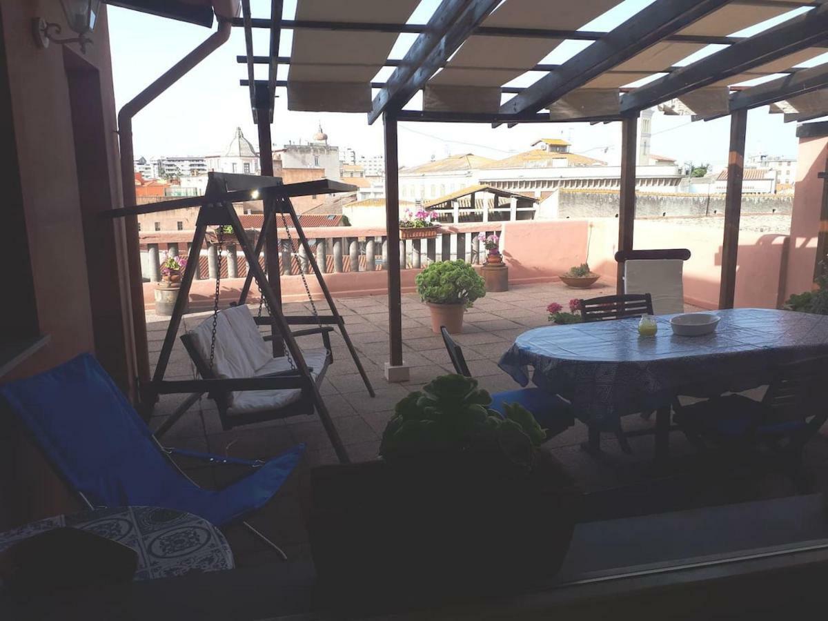オリスターノAttico In Centro Con Vista Della Torre - Cozy Penthouse Facing To The Towerアパートメント エクステリア 写真